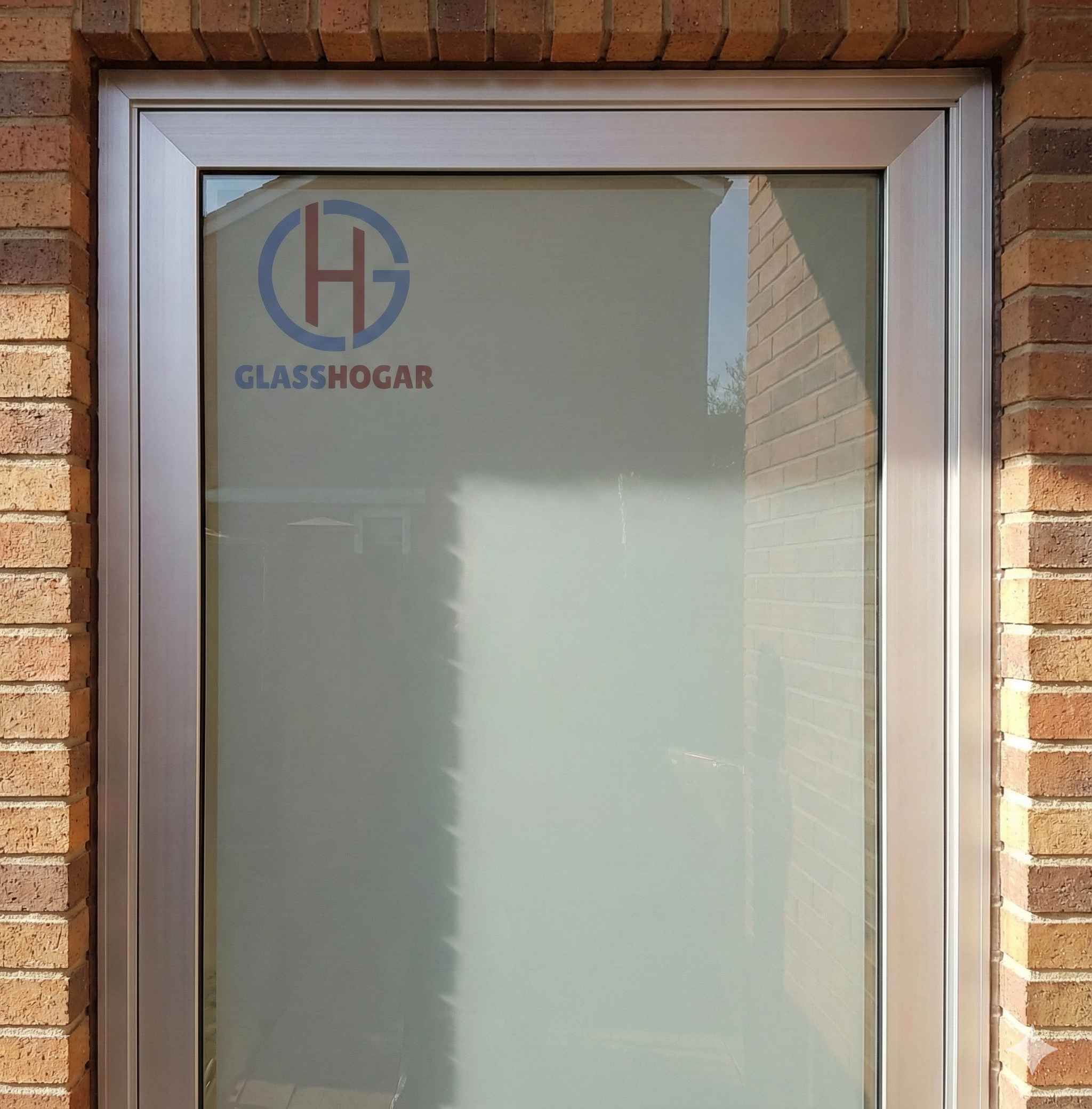 Puerta de aluminio moderna